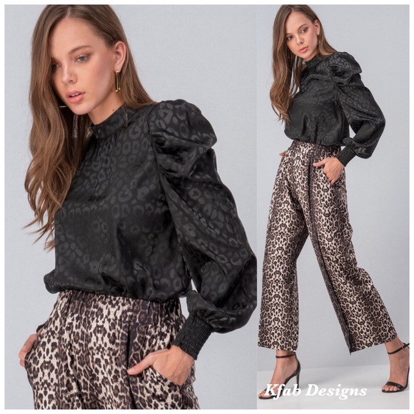 Tops - 🥰LAST! Leopard Print Mock Neck Puff Sleeve Blouse